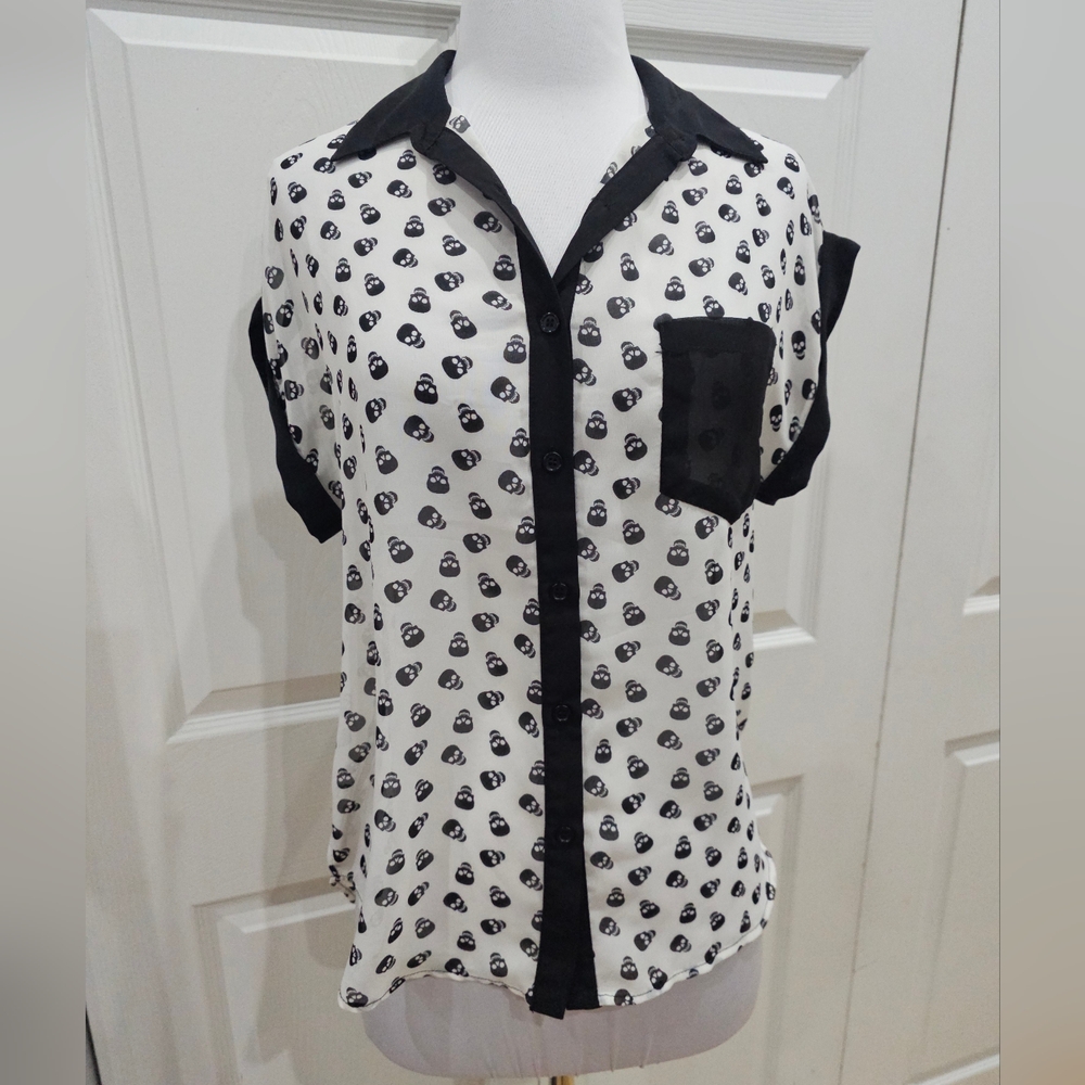 Hot Topic Punk Goth Black & White Skulls Oversized Cut Out Button Up Top Blouse